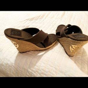 Tory Burch Brown Logo Wedge Sandals Sz 9.5 Medium. Gently worn